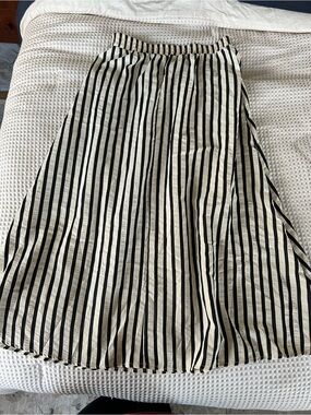 SHEIN Black and White Vertical Stripe A-Line Midi Skirt